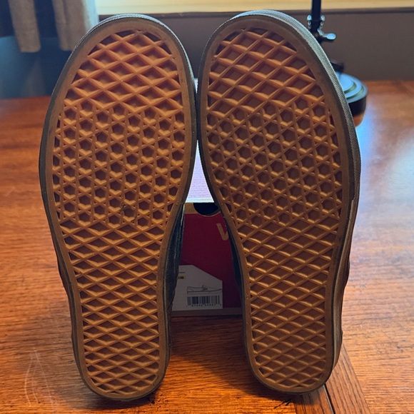 Special Edition Vans Leopard Skull💀Print Slip-Ons - Picture 5 of 5